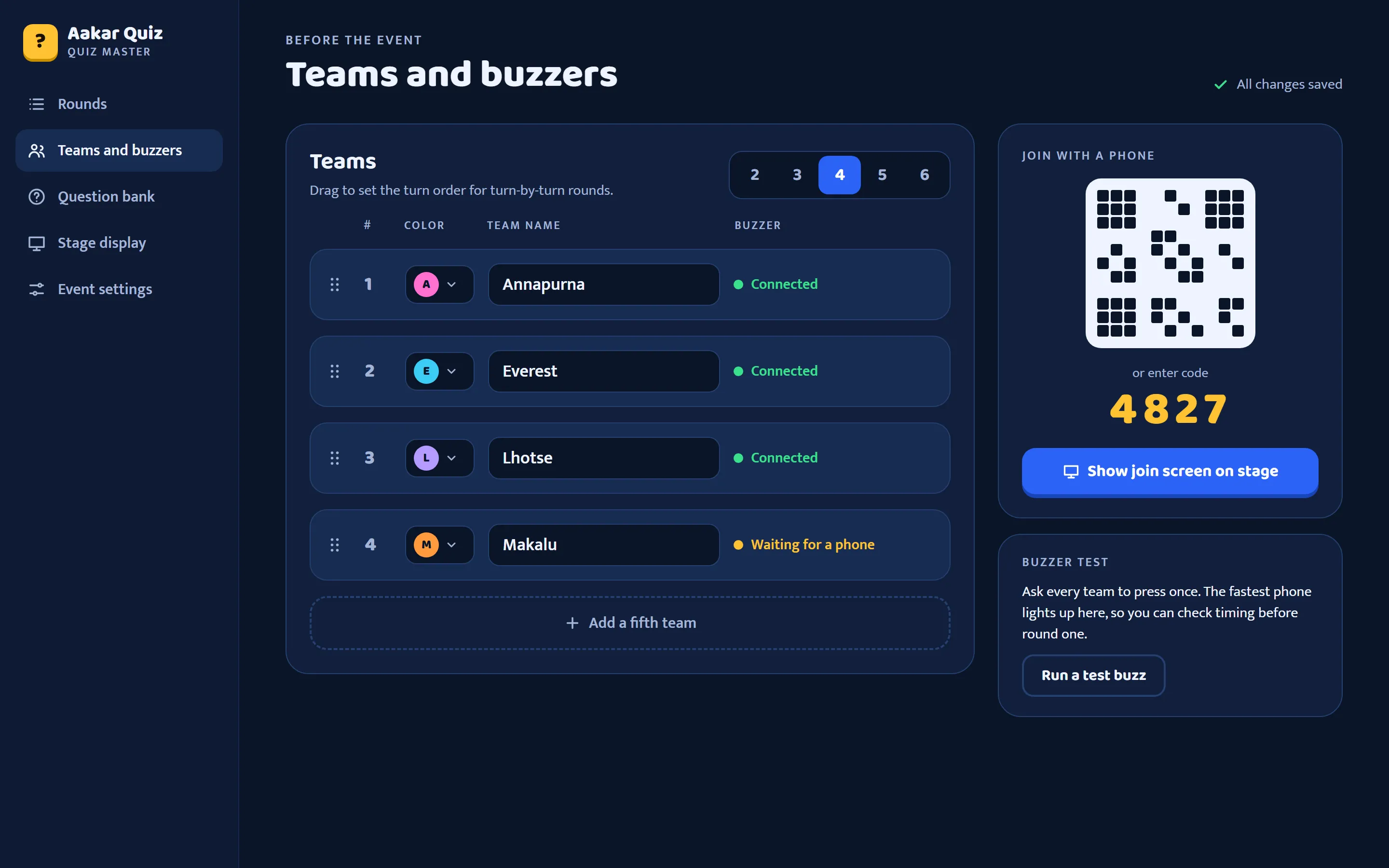 Teams and buzzers before the event: four teams with colors, names and buzzer status, a QR code and join code 4827, and a test-buzz check.